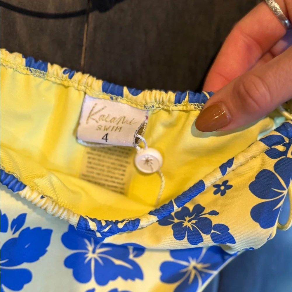 Bikini - Picture 3 of 4